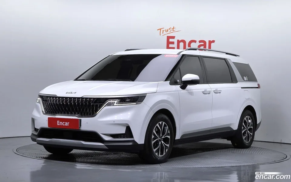 Kia Carnival 9 2022 — photo 1, buy with delivery to Moscow