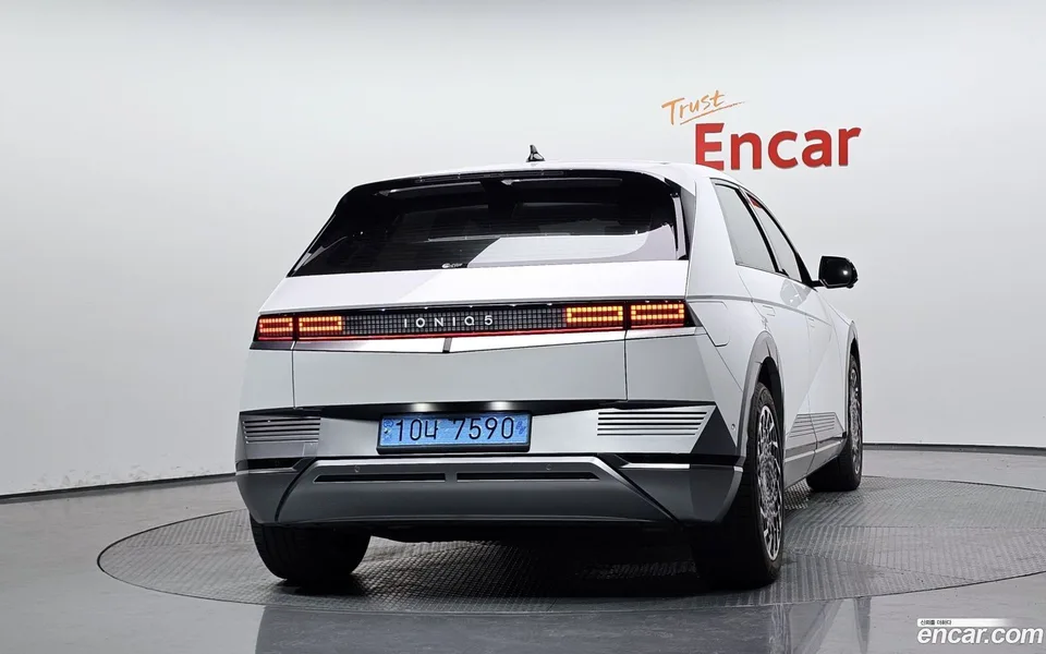 Hyundai Ioniq 5 2023 — thumbnail 4