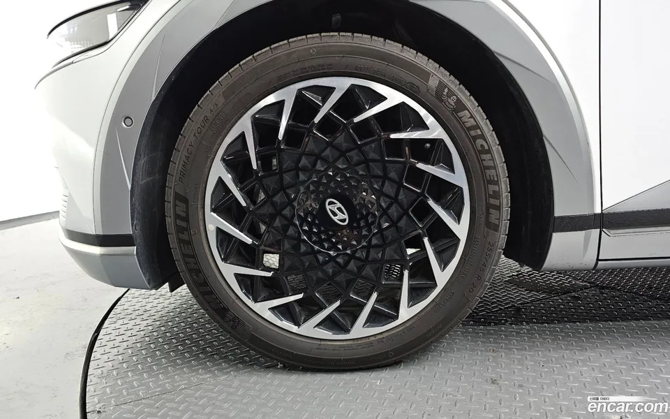 Hyundai Ioniq 5 2023 — thumbnail 5