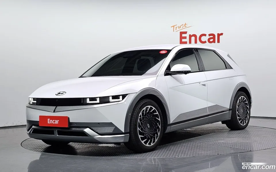 Hyundai Ioniq 5 2023 — photo 1, buy with delivery to Moscow
