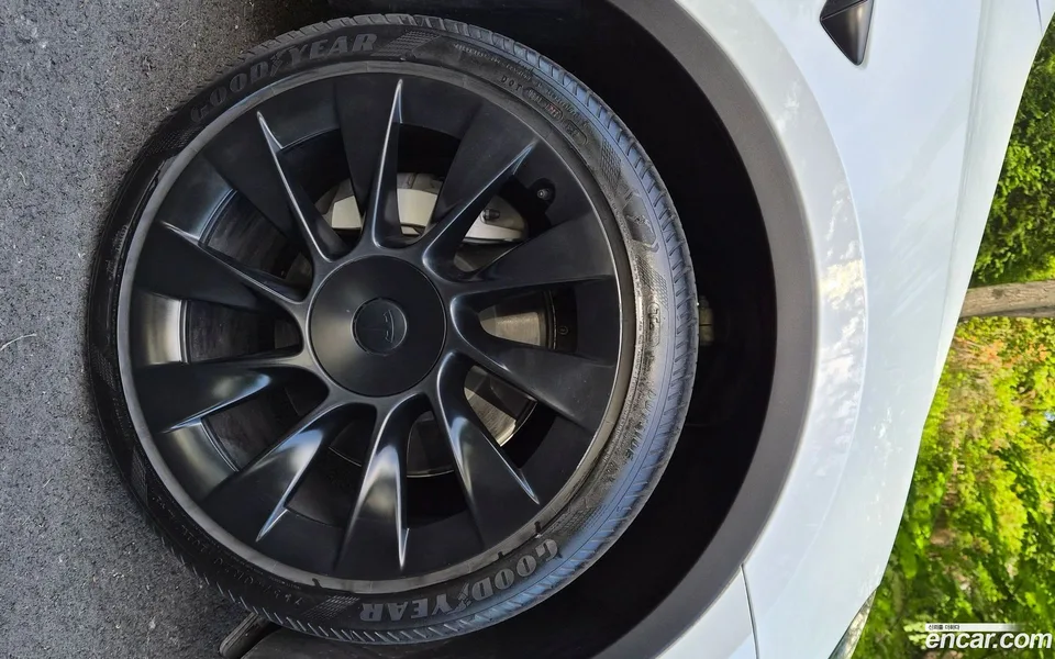 Tesla Model Y AWD 2022 — thumbnail 5