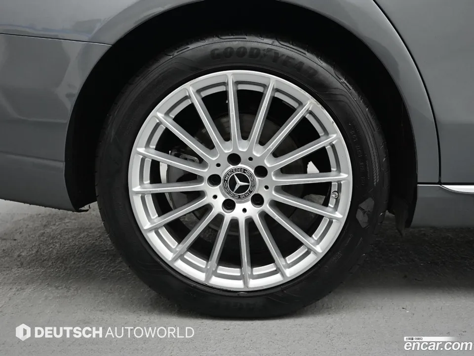 Mercedes-Benz E-Class E250 2022 — thumbnail 2