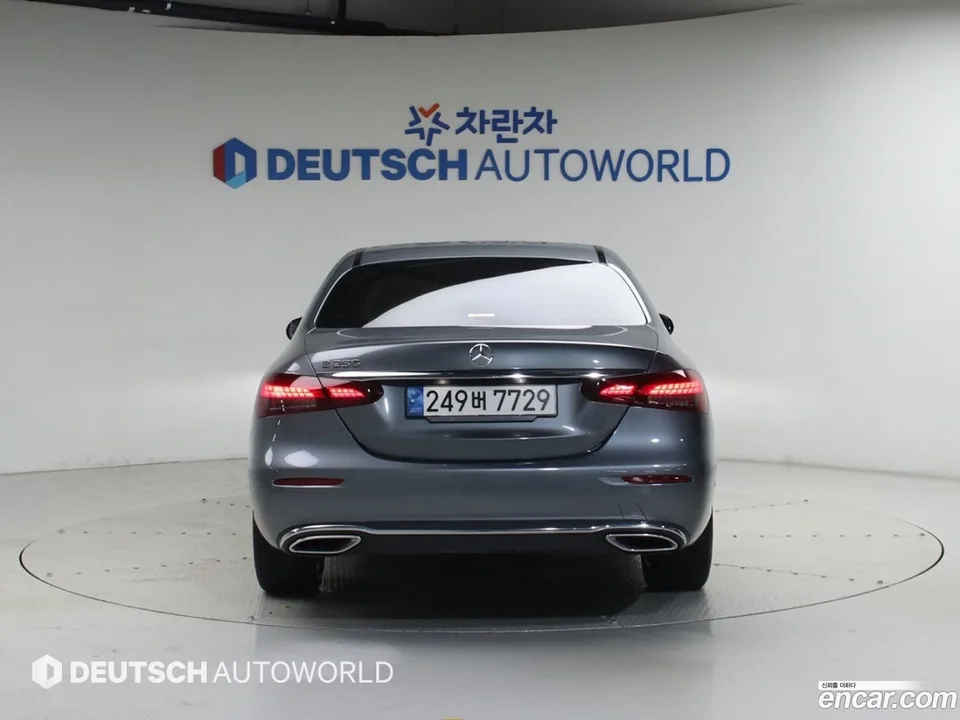 Mercedes-Benz E-Class E250 2022 — thumbnail 4
