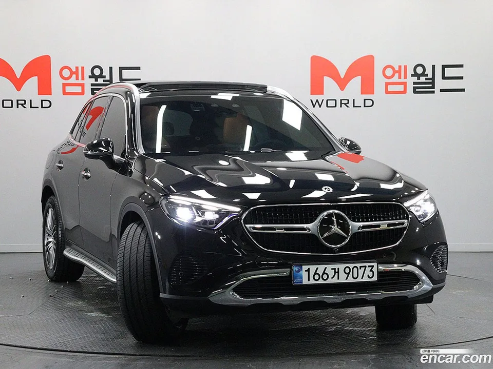 Mercedes-Benz GLC-Class GLC300 4MATIC 2025 — thumbnail 3