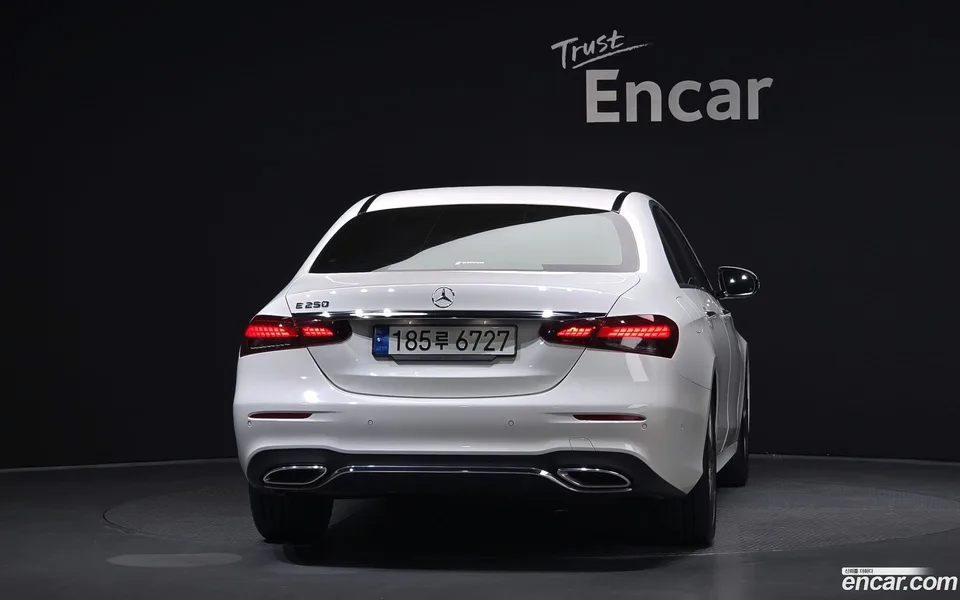 Mercedes-Benz E-Class E250 AMG Line 2023 — thumbnail 4