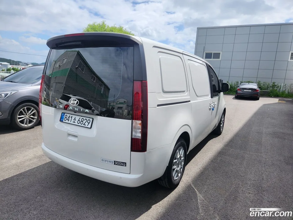 Hyundai Staria 3 2025 — thumbnail 3