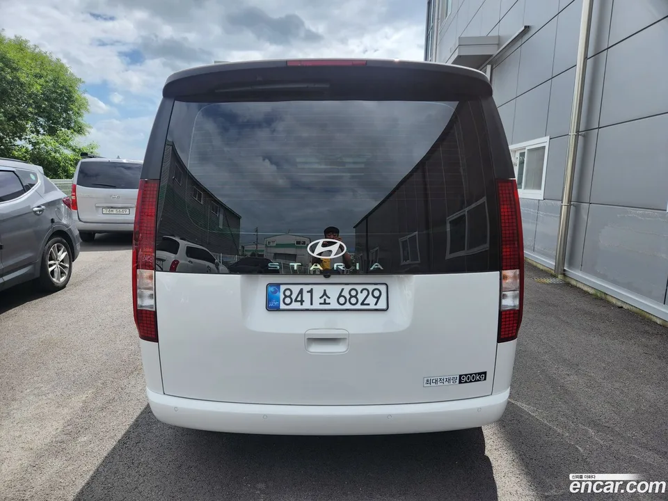Hyundai Staria 3 2025 — thumbnail 4