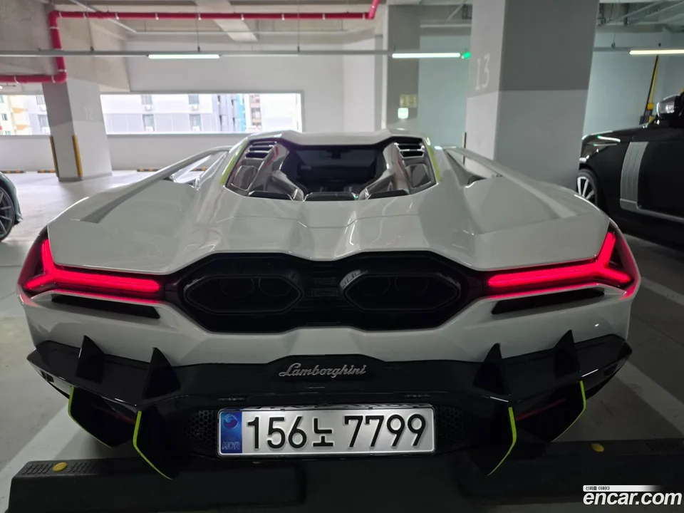 Lamborghini Revuelto 6.5 V12 2025 — thumbnail 4