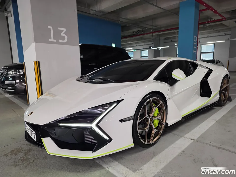 Lamborghini Revuelto 6.5 V12 2025 — photo 1, buy with delivery to Moscow