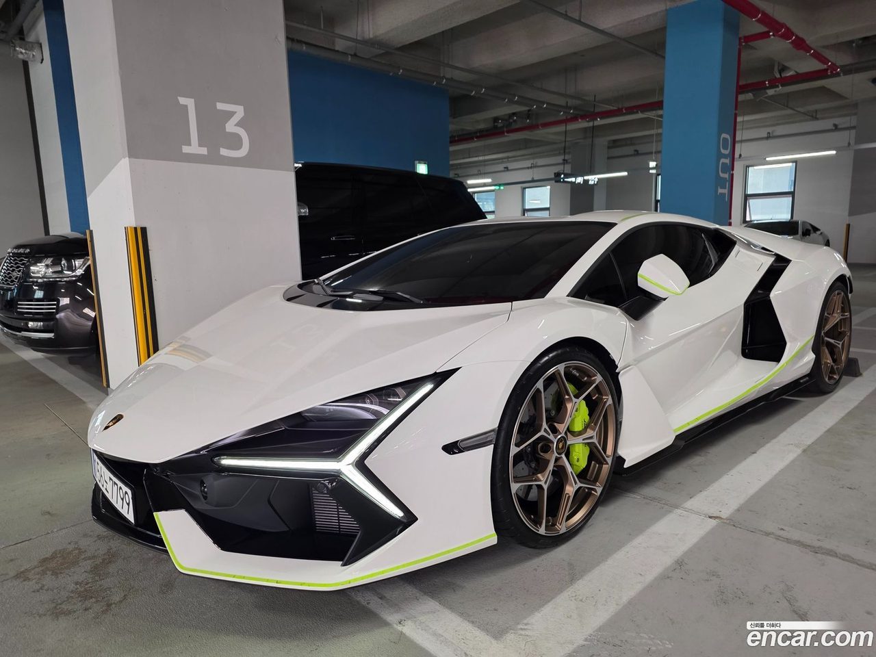 Lamborghini Revuelto 2025