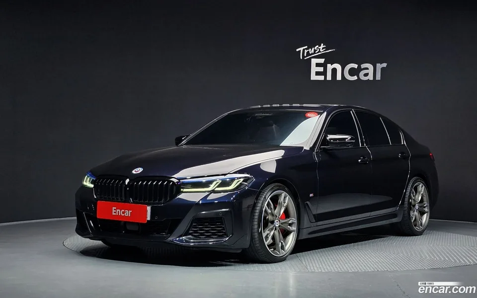BMW 5 Series M550i xDrive 2023 — photo 1, buy with delivery to Moscow