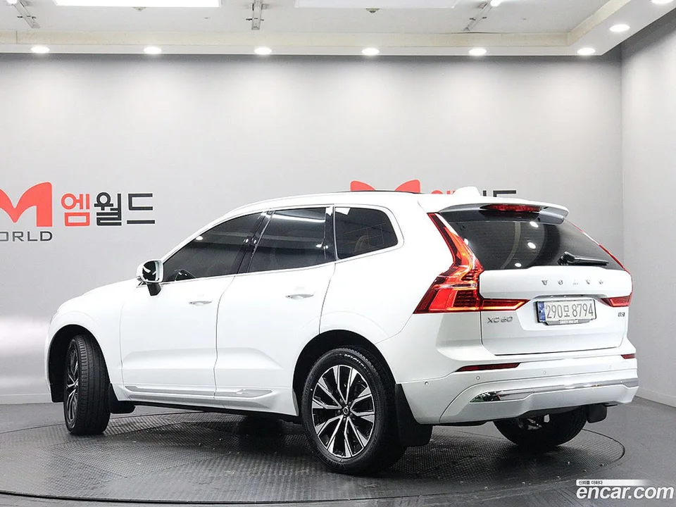 Volvo XC60 B5 2024 — thumbnail 4