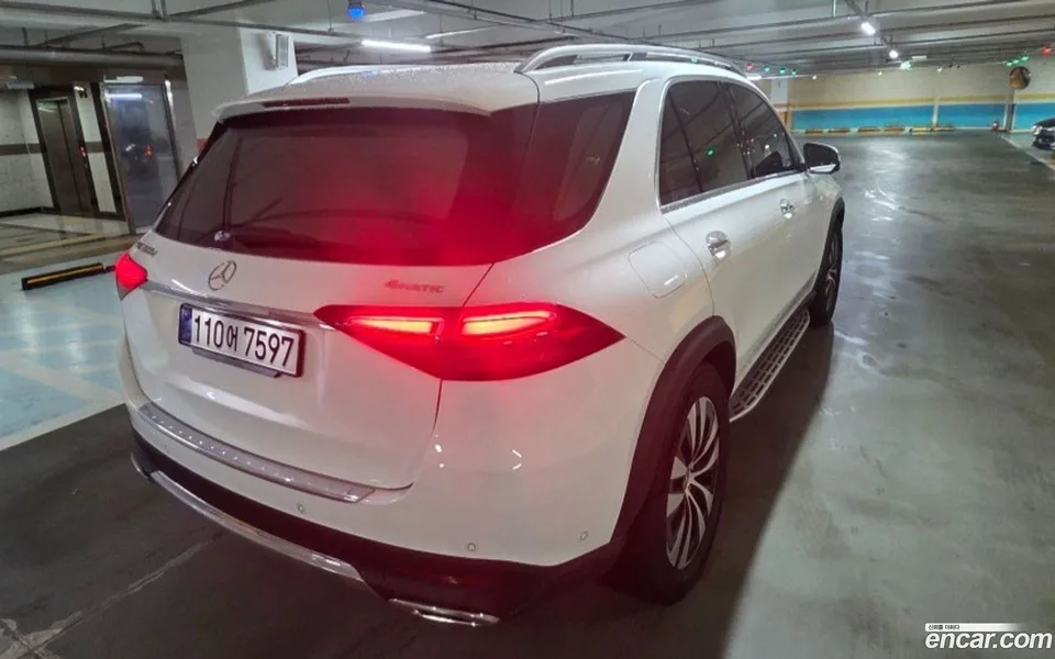 Mercedes-Benz GLE-Class GLE300d 4MATIC 2026 — thumbnail 5