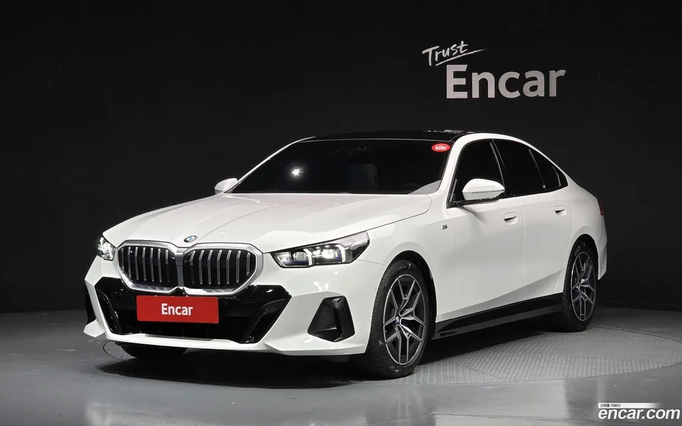 BMW 5 Series 520i M 2025 — photo 1, buy with delivery to Moscow