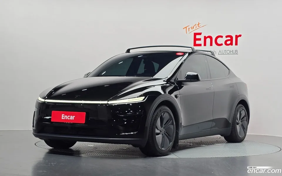 Tesla Model Y AWD 2025 — photo 1, buy with delivery to Moscow