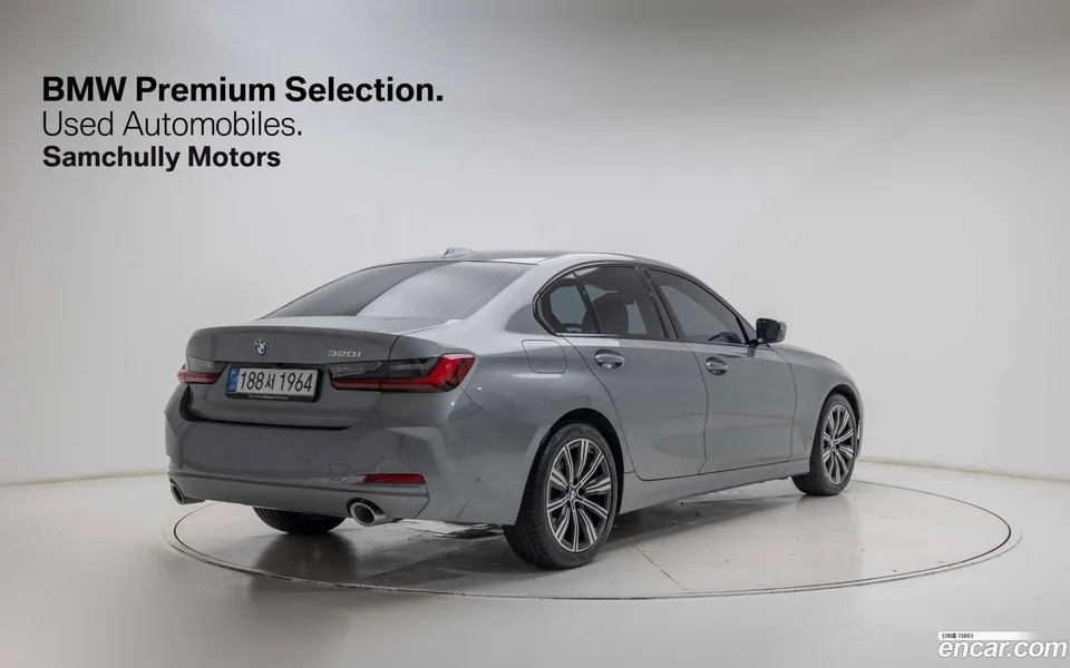 BMW 3 Series 320i 2025 — thumbnail 4