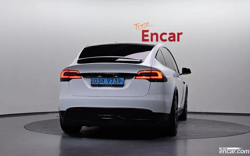 Tesla Model X AWD 2023 — thumbnail 4