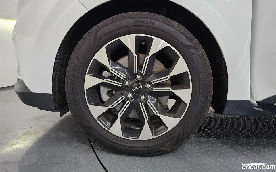 Kia Carnival 9 2022 — thumbnail 5