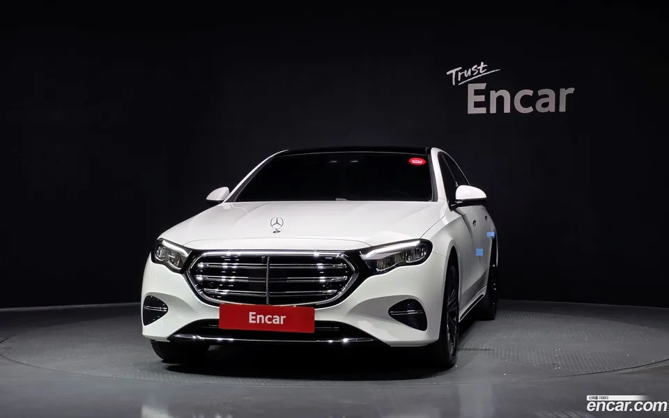 Mercedes-Benz E-Class E220d 4MATIC 2026 — thumbnail 3