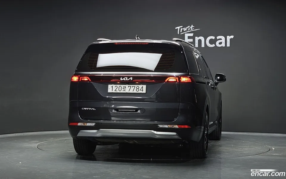 Kia Carnival 9 2022 — thumbnail 4