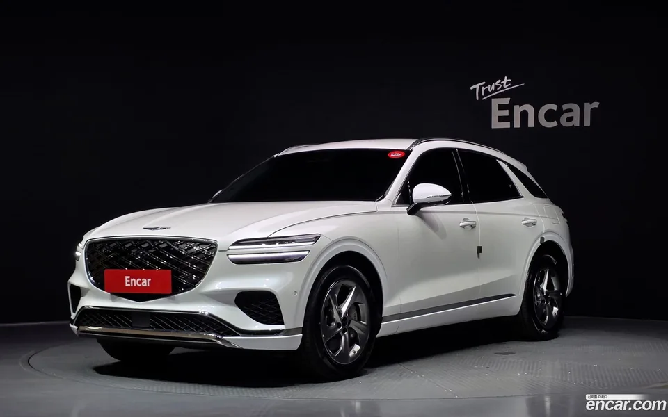 Genesis GV70 2.5T 2WD 2024 — photo 1, buy with delivery to Moscow
