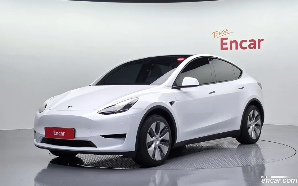 Tesla Model Y RWD 2024 — photo 1, buy with delivery to Moscow