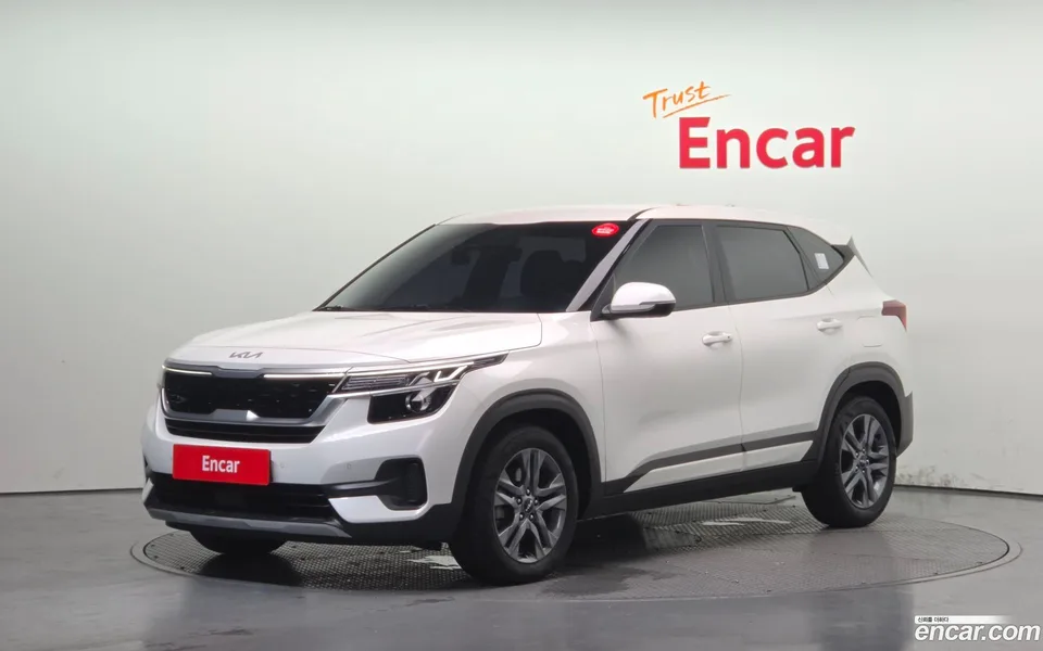 Kia Seltos 1.6 2WD 2022 — photo 1, buy with delivery to Moscow