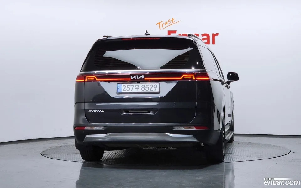 Kia Carnival 9 2022 — thumbnail 4