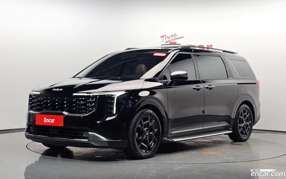 Kia Carnival 7 2024 — photo 1, buy with delivery to Moscow