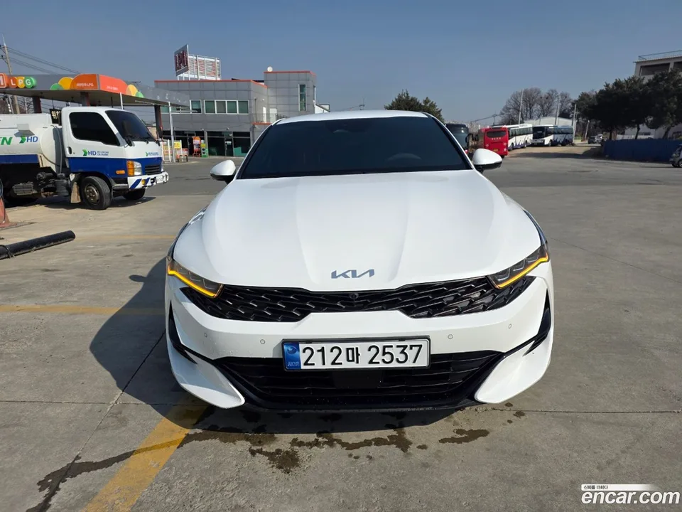 Kia K5 1.6 2023 — photo 1, buy with delivery to Moscow