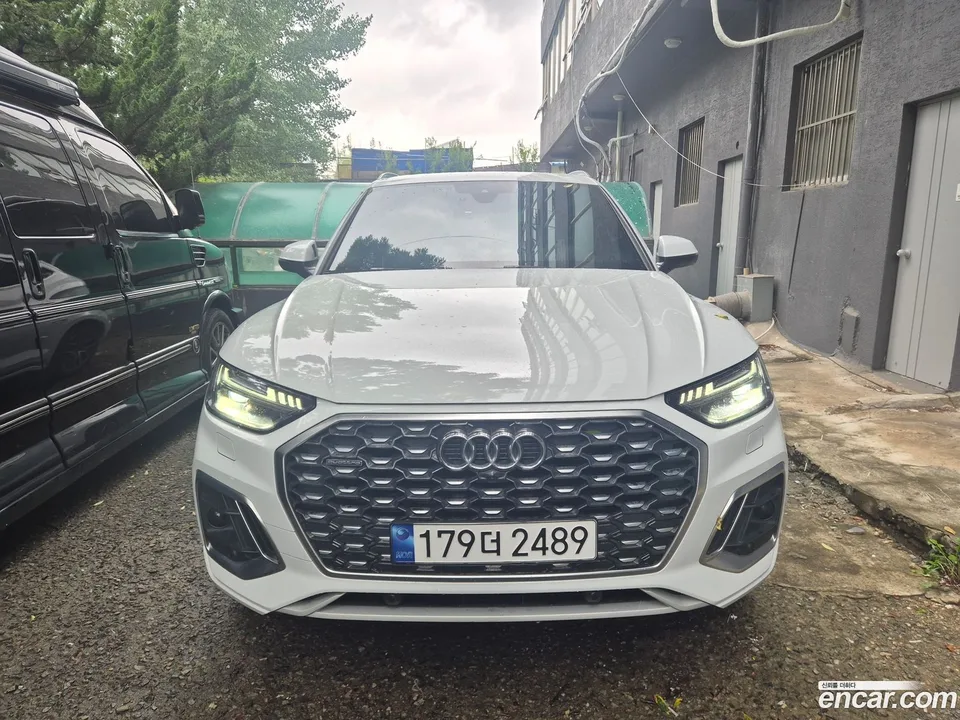 Audi Q5 45 TFSI 2023 — photo 1, buy with delivery to Moscow