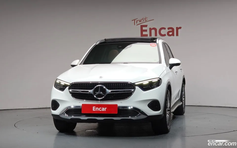 Mercedes-Benz GLC-Class GLC300 4MATIC 2025 — thumbnail 3