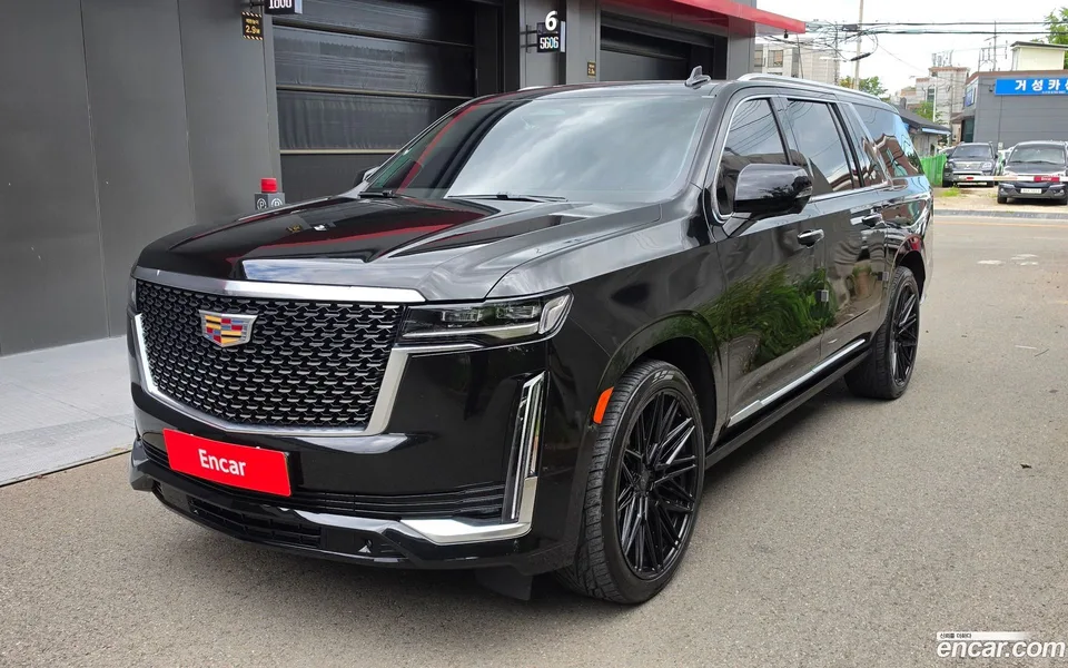 Cadillac Escalade 6.2 ESV 2022 — photo 1, buy with delivery to Moscow