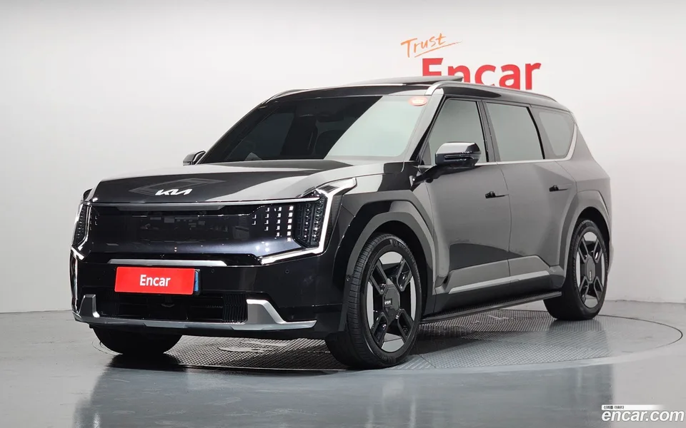 Kia EV9 4WD 2023 — photo 1, buy with delivery to Moscow