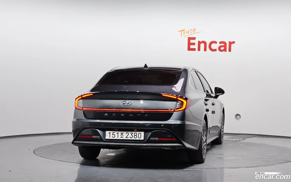 Hyundai Sonata Hybrid 2023 — thumbnail 4
