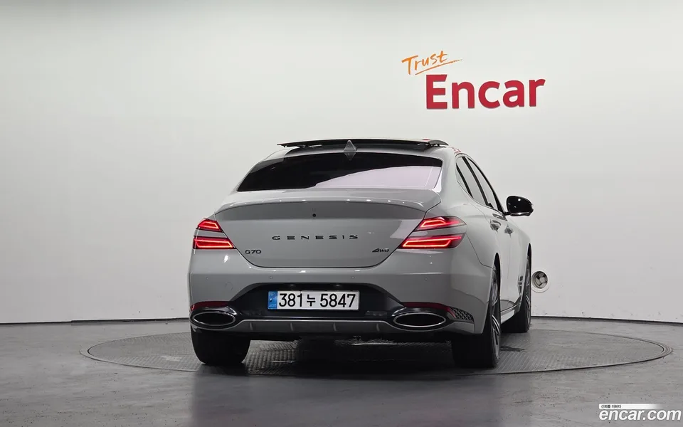 Genesis G70 3.3T 4WD 2023 — thumbnail 4