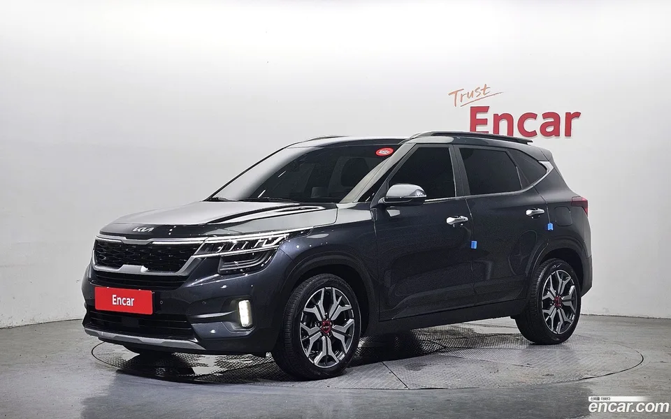Kia Seltos 1.6 2WD 2022 — photo 1, buy with delivery to Moscow