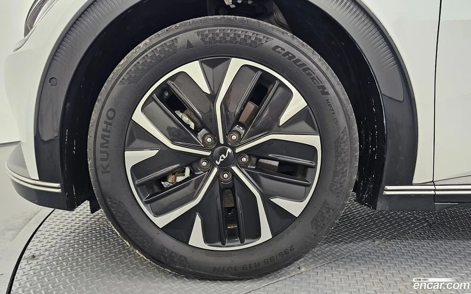 Kia EV6 2023 — thumbnail 2