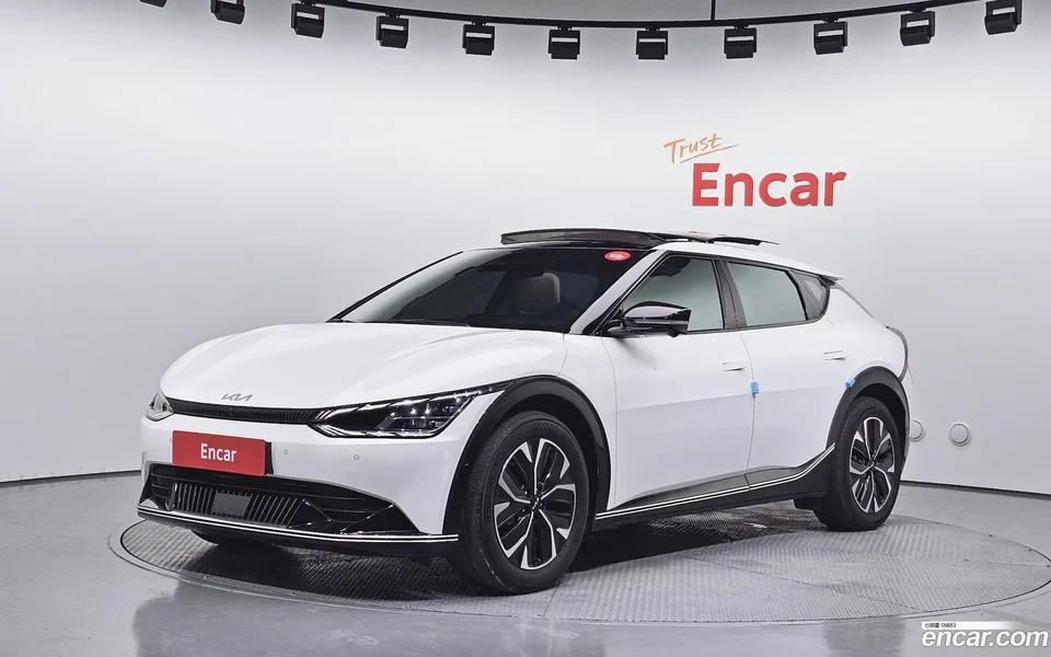 Kia EV6 2023 — photo 1, buy with delivery to Moscow