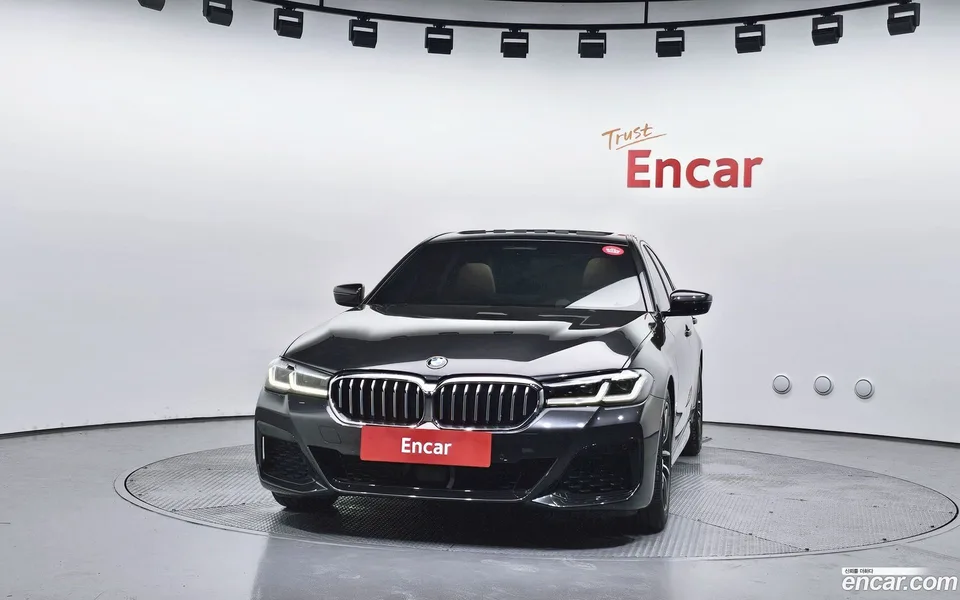 BMW 5 Series 520i M 2022 — миниатюра 3