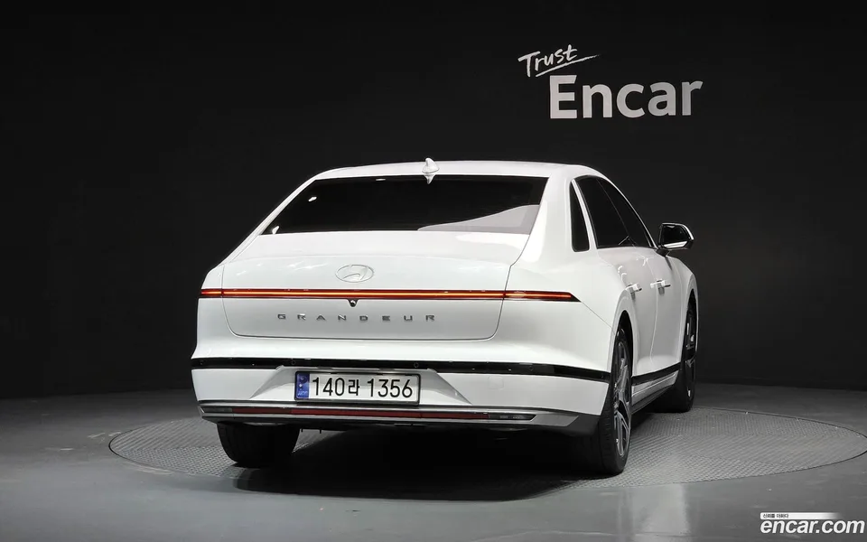 Hyundai Grandeur Hybrid 2023 — thumbnail 4
