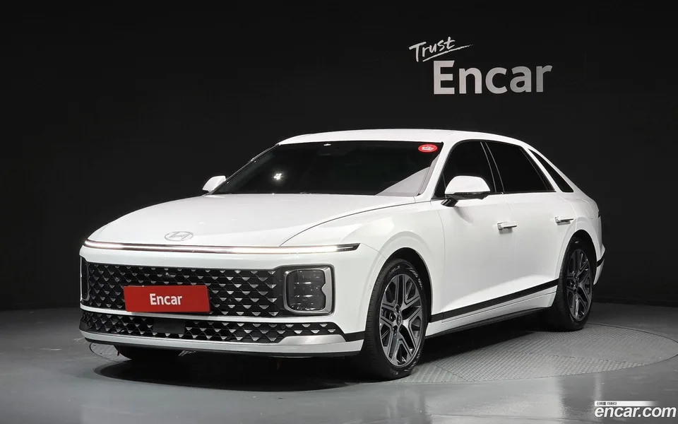 Hyundai Grandeur Hybrid 2023 — photo 1, buy with delivery to Moscow