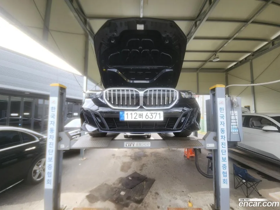 BMW 5 Series 520i M 2024 — photo 1, buy with delivery to Moscow