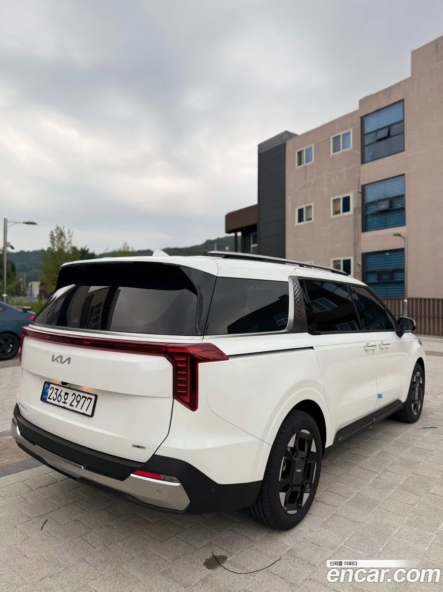 Kia Carnival HEV 9 2026 — thumbnail 5