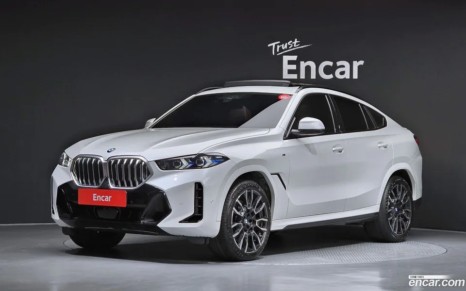 BMW X6 xDrive40i M 2023 — фото 1, купить с доставкой в Москву