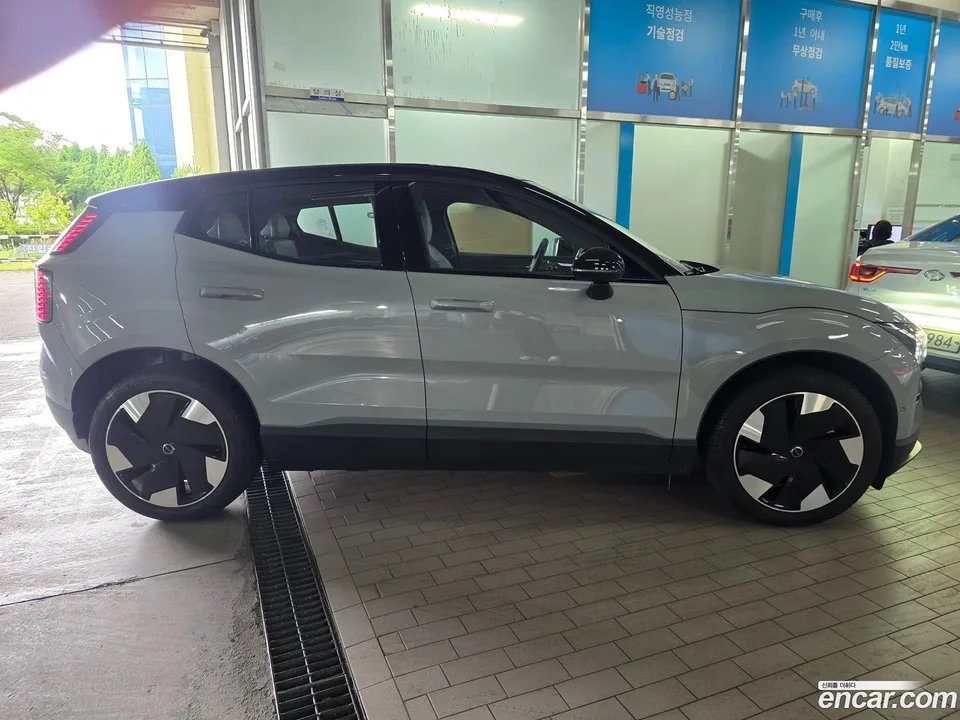 Volvo EX30 2025 — thumbnail 5