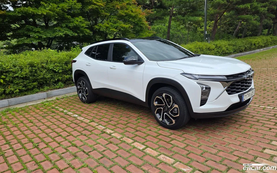 Chevrolet Trax Crossover 1.2 RS 2024 — photo 1, buy with delivery to Moscow