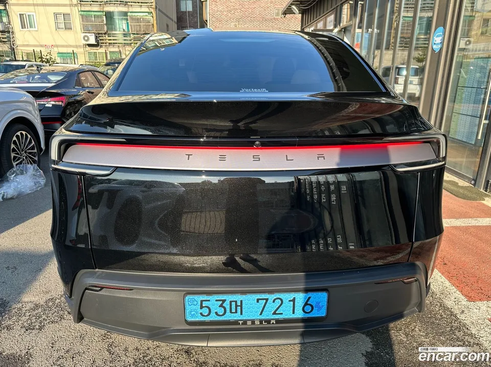 Tesla Model Y RWD 2026 — thumbnail 4