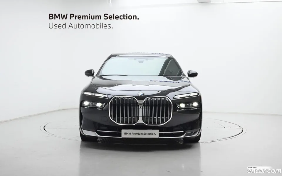 BMW 7 Series 740d xDrive 2023 — thumbnail 3