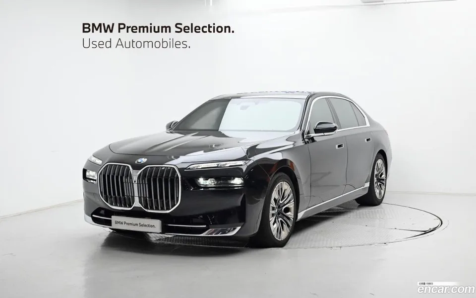 BMW 7 Series 740d xDrive 2023 — photo 1, buy with delivery to Moscow